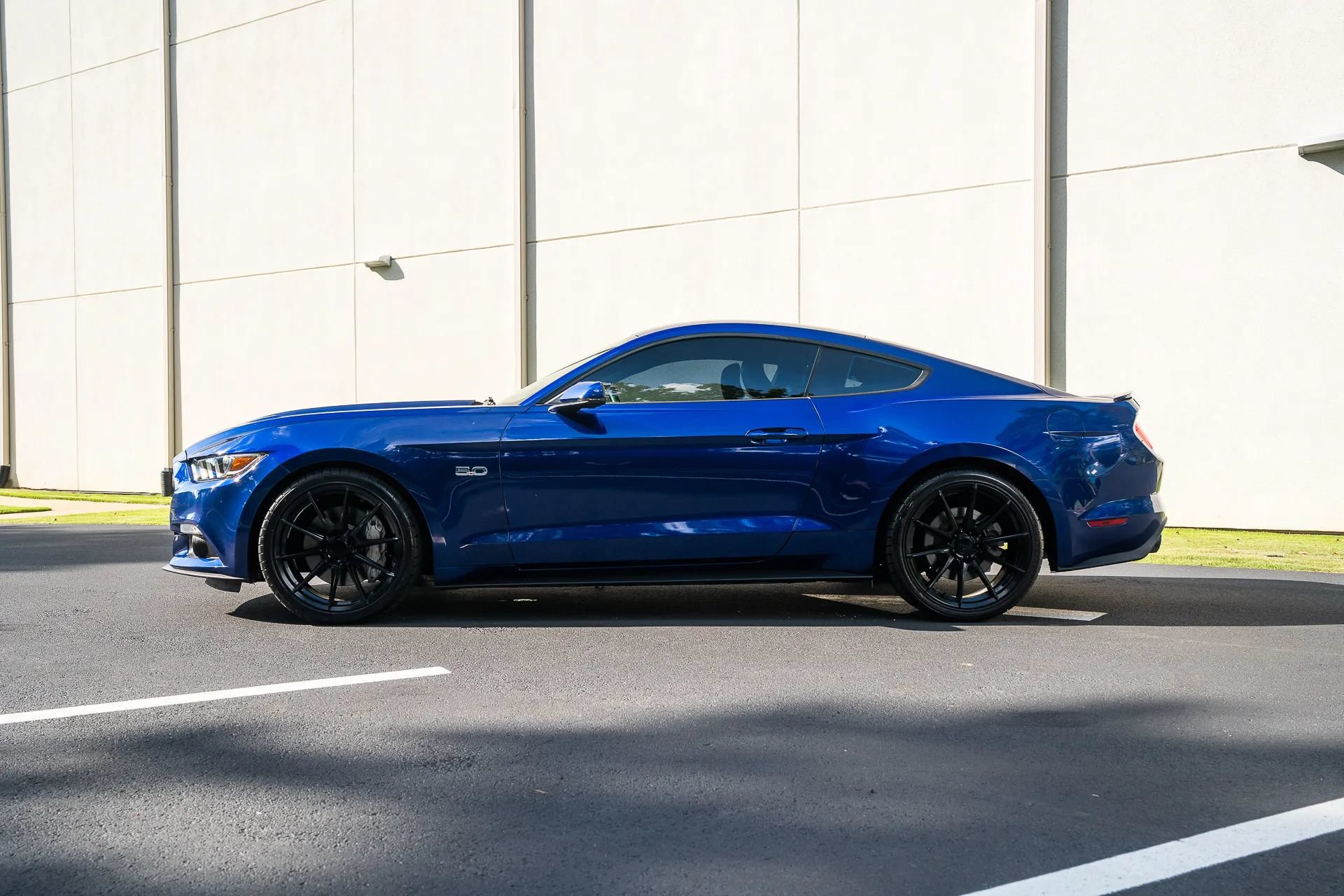 Used 2015 Ford Mustang GT Premium w/ Equipment Group 401A RWD image 4