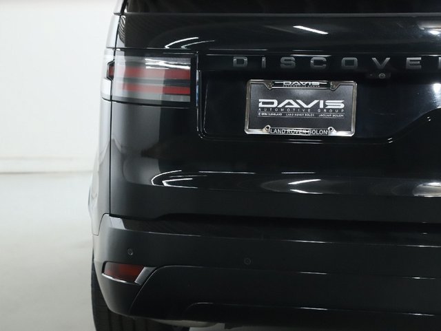 Used 2025 Land Rover Discovery Dynamic SE AWD/4WD image 45