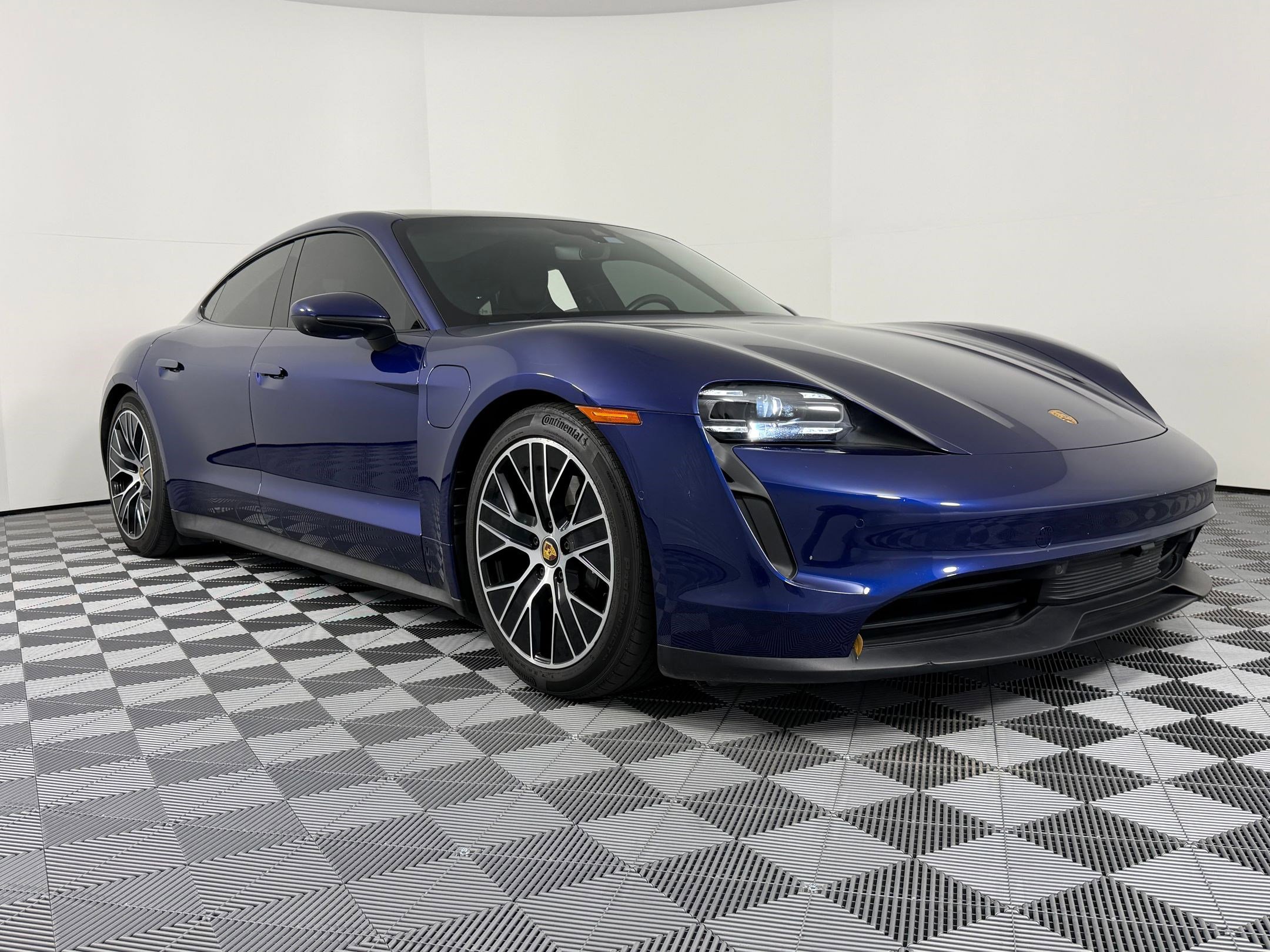 Certified 2022 Porsche Taycan 4S image 7