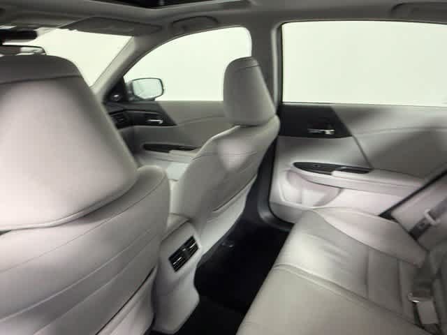 Used 2015 Honda Accord EX-L image 40