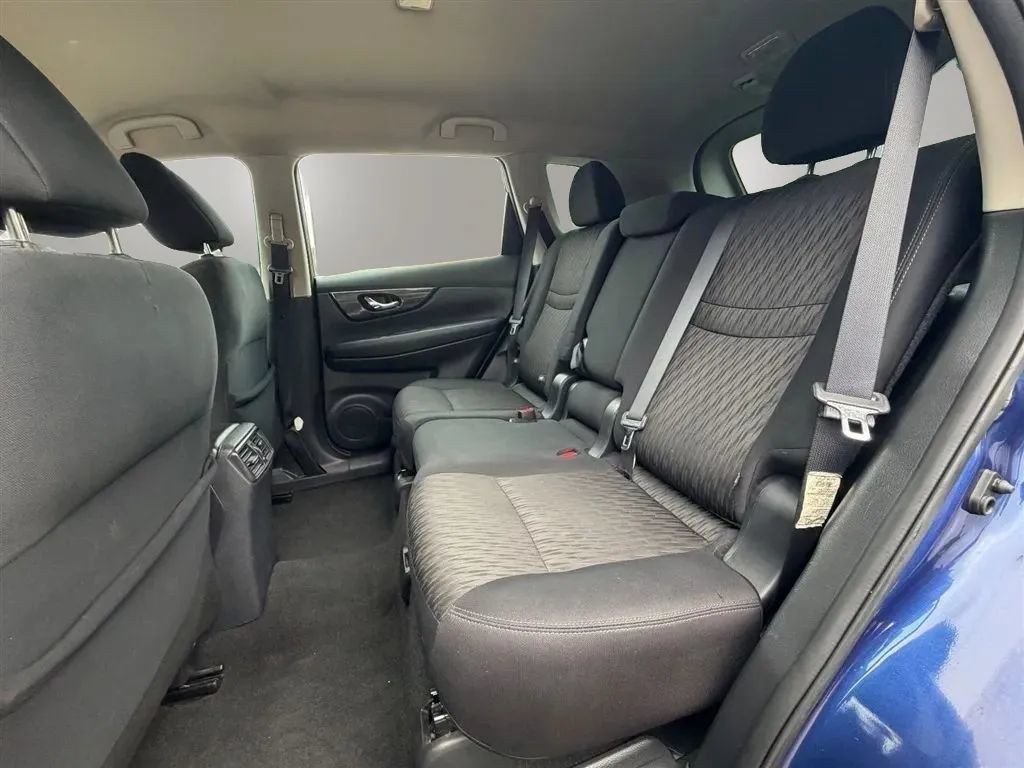 Used 2018 Nissan Rogue S FWD image 20