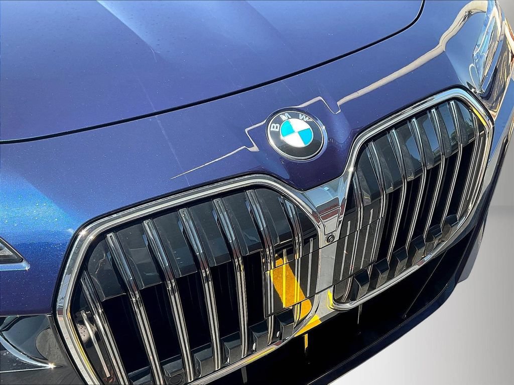 Used 2023 BMW 760i xDrive w/ Executive Package AWD/4WD image 32