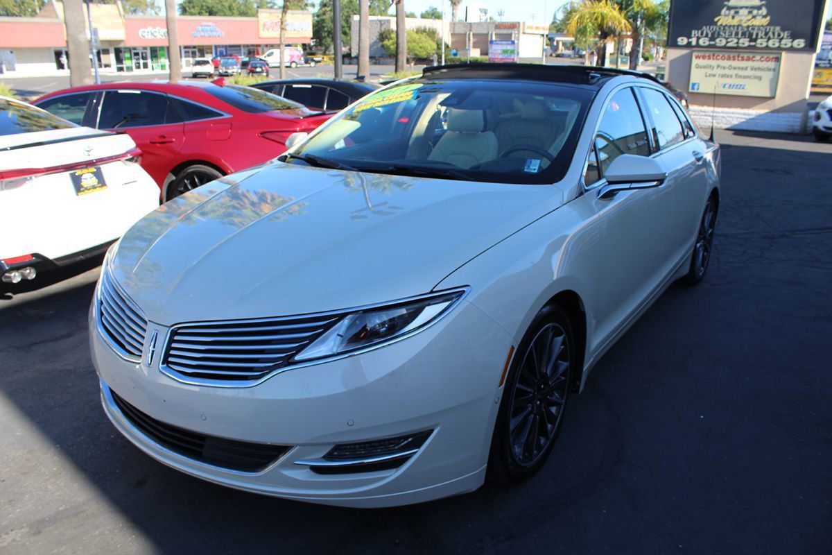 Used 2014 Lincoln MKZ FWD image 4