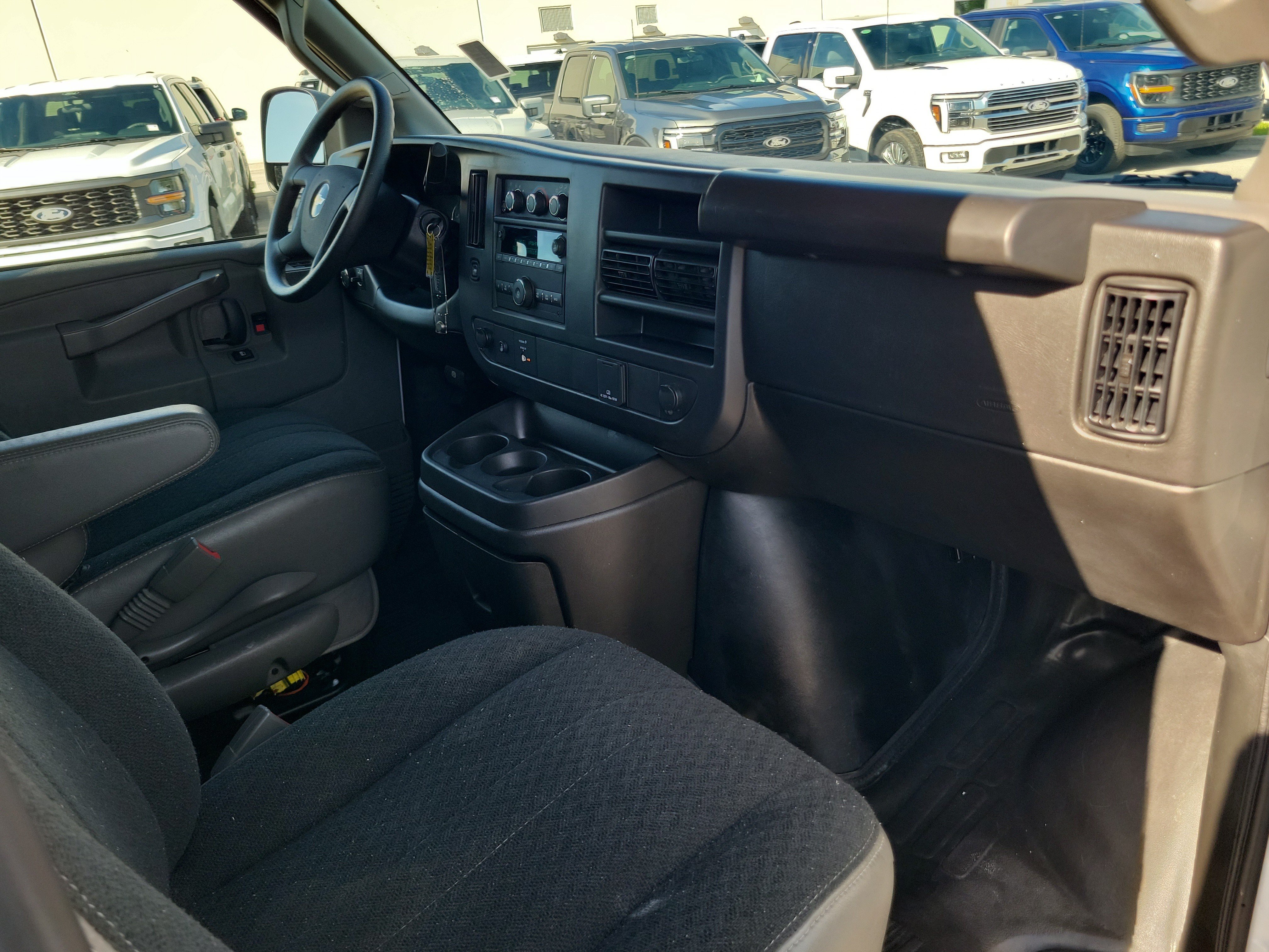 Used 2025 Chevrolet Express 2500 w/ Driver Convenience Package RWD image 18