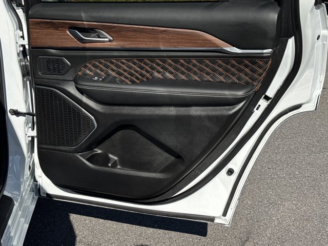 Certified 2025 Jeep Grand Cherokee L Summit AWD/4WD image 20