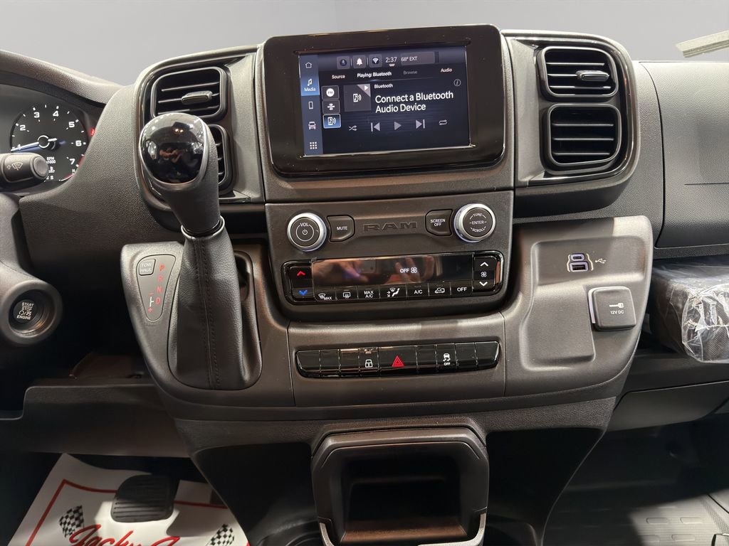 Used 2025 RAM ProMaster 2500 w/ Convenience Group image 30