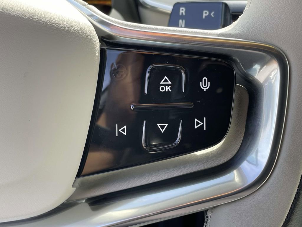 Used 2025 Volvo EX90 Ultra w/ Protection Package Premier image 11