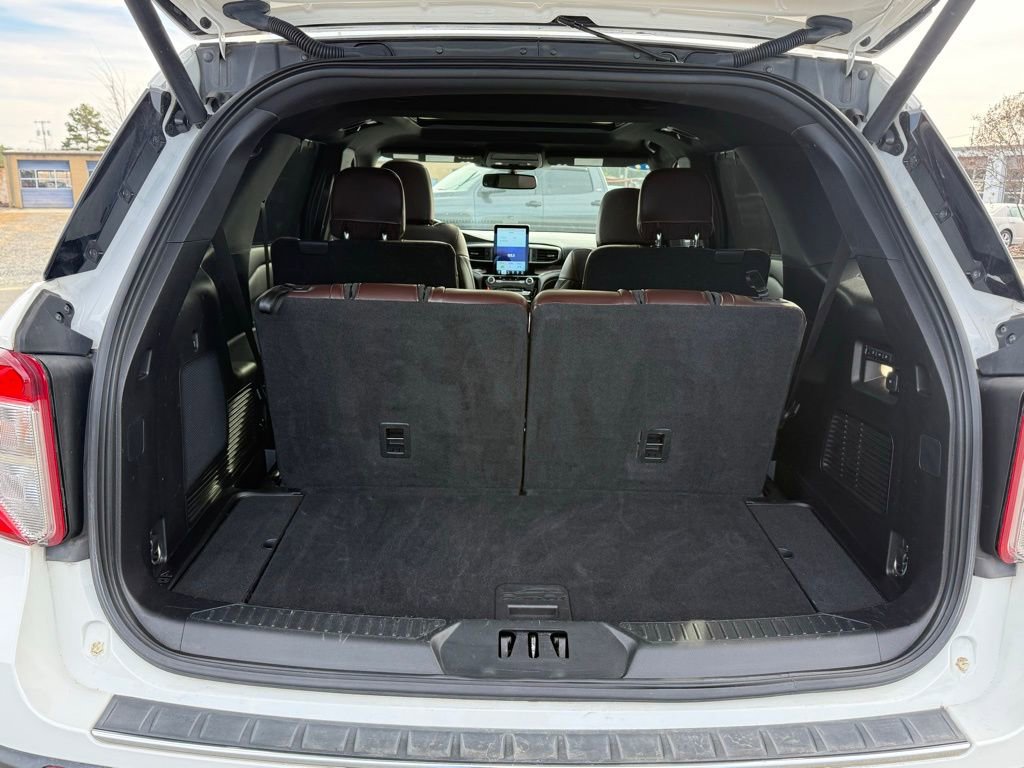 Used 2021 Ford Explorer Platinum w/ Equipment Group 601A AWD/4WD image 5