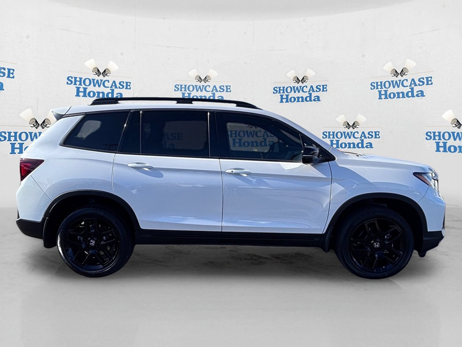 Certified 2024 Honda Passport Black Edition image 6