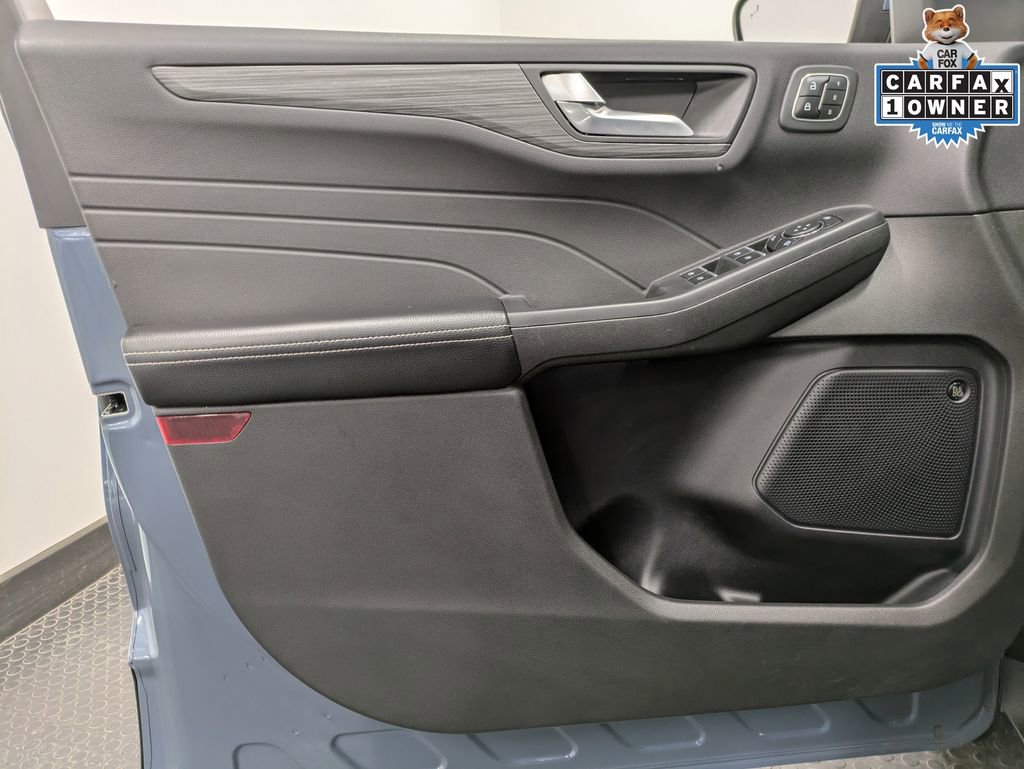 Used 2023 Ford Escape Platinum w/ Premium Technology Package image 9