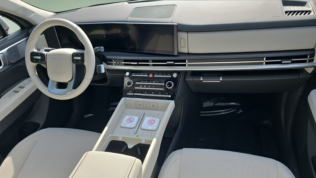 New 2026 Hyundai Santa Fe SE FWD image 11