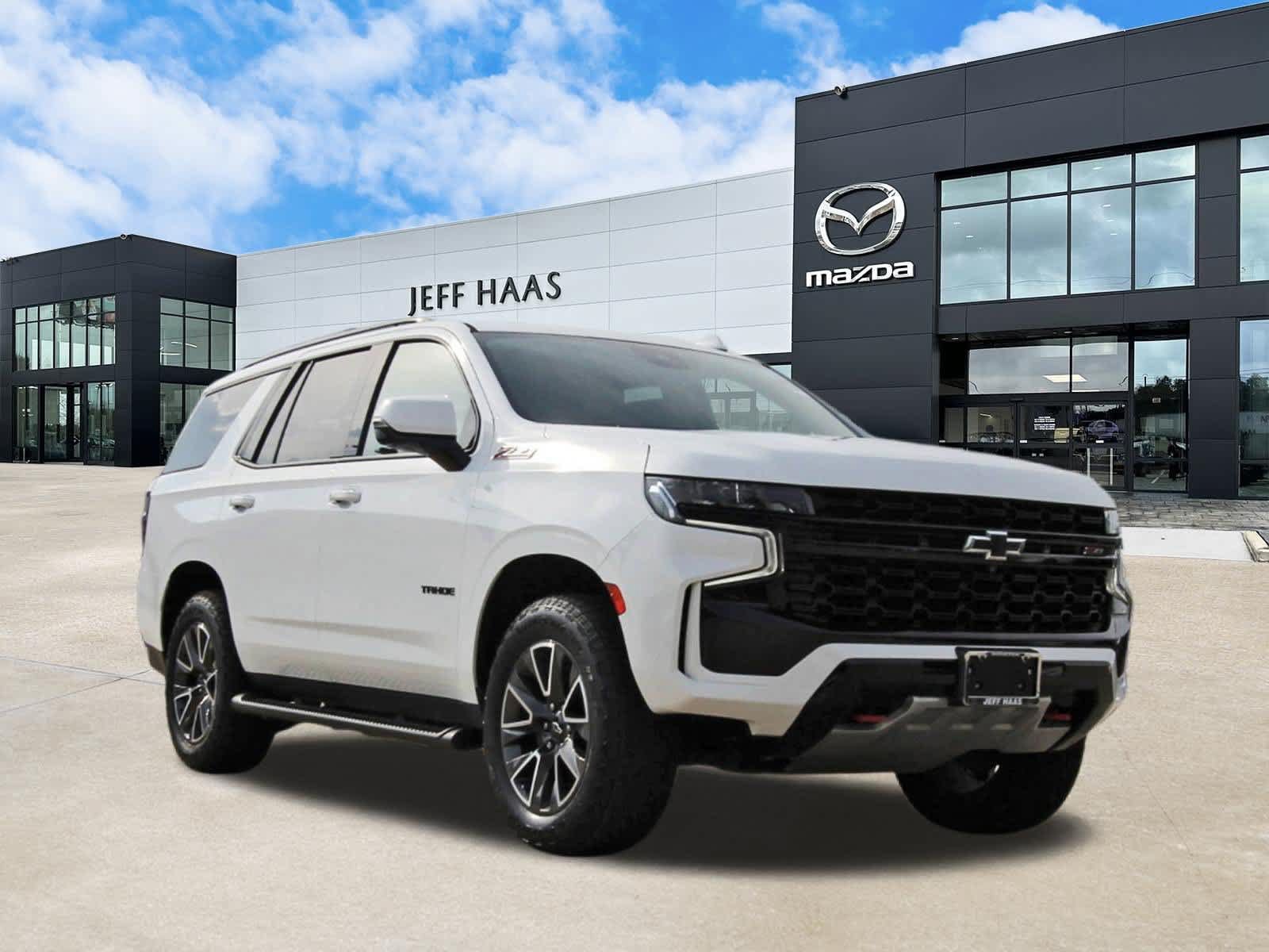 Used 2023 Chevrolet Tahoe Z71 w/ Luxury Package AWD/4WD image 4