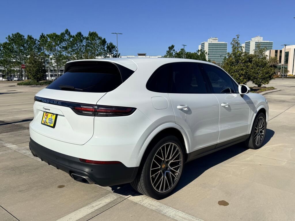 Used 2021 Porsche Cayenne image 3