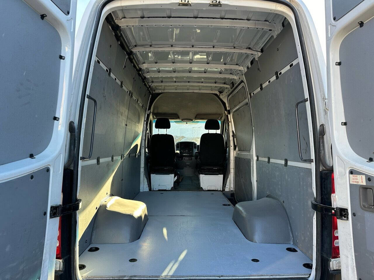 Used 2015 Mercedes-Benz Sprinter 3500 image 23