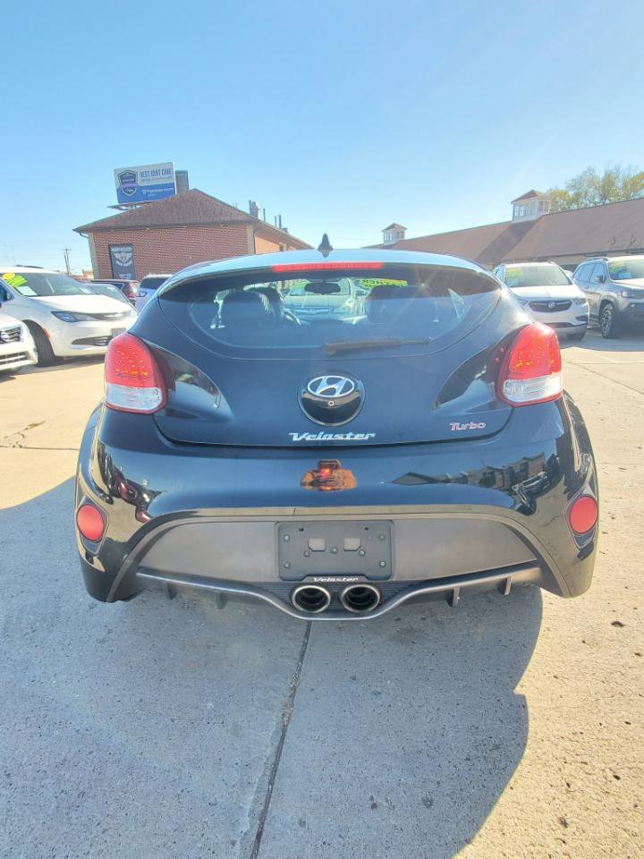 Used 2016 Hyundai Veloster Turbo FWD image 8