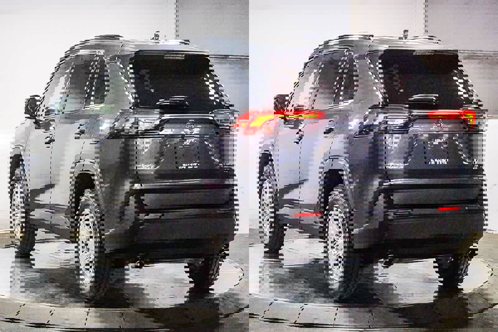 Certified 2020 Toyota RAV4 XLE w/ Convenience Package image 8