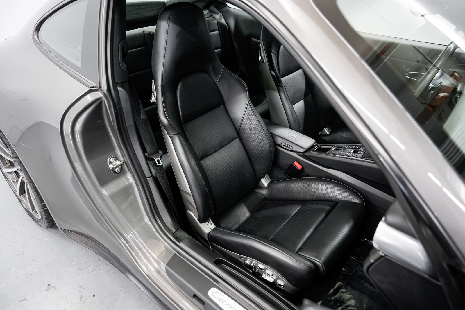 Used 2013 Porsche 911 Carrera 4S AWD/4WD image 28