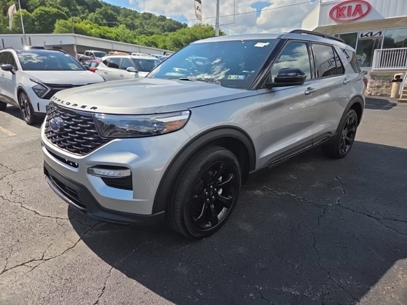 Used 2023 Ford Explorer ST-Line w/ Class IV Trailer Tow Package AWD/4WD image 3