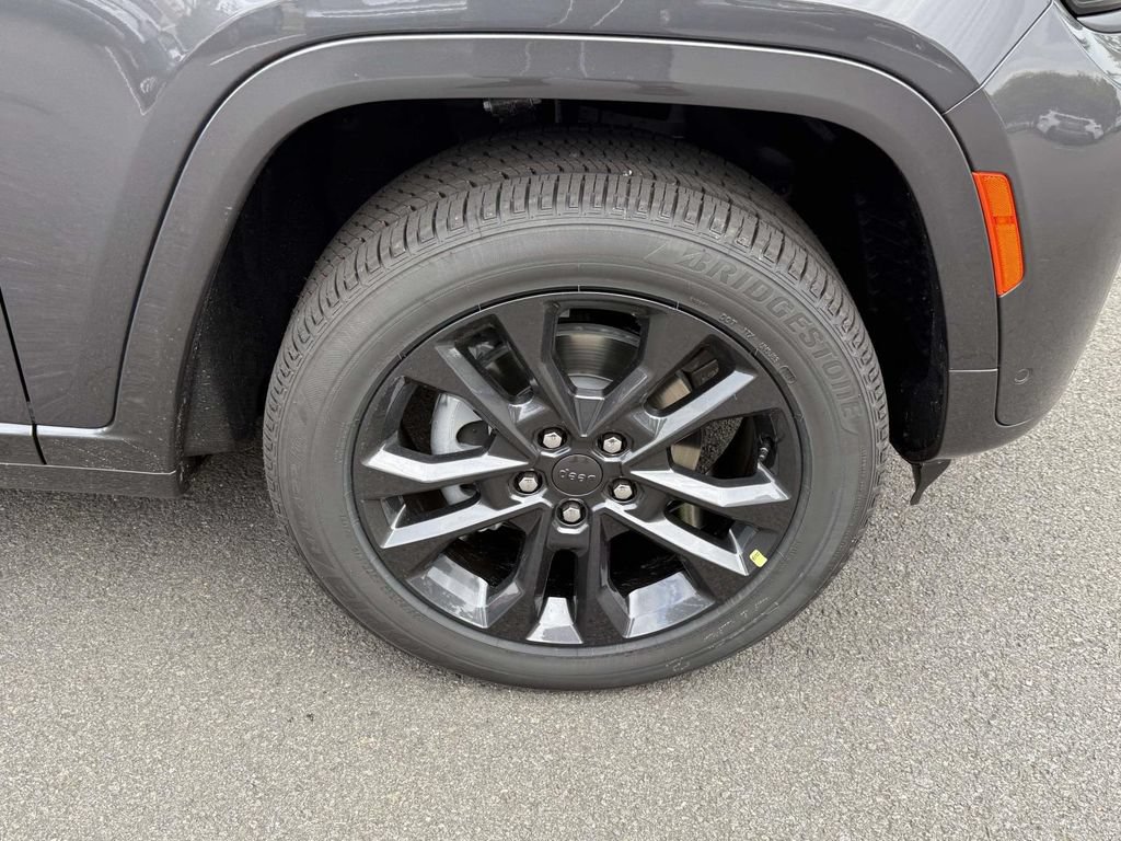 New 2026 Jeep Grand Cherokee Limited AWD/4WD image 12