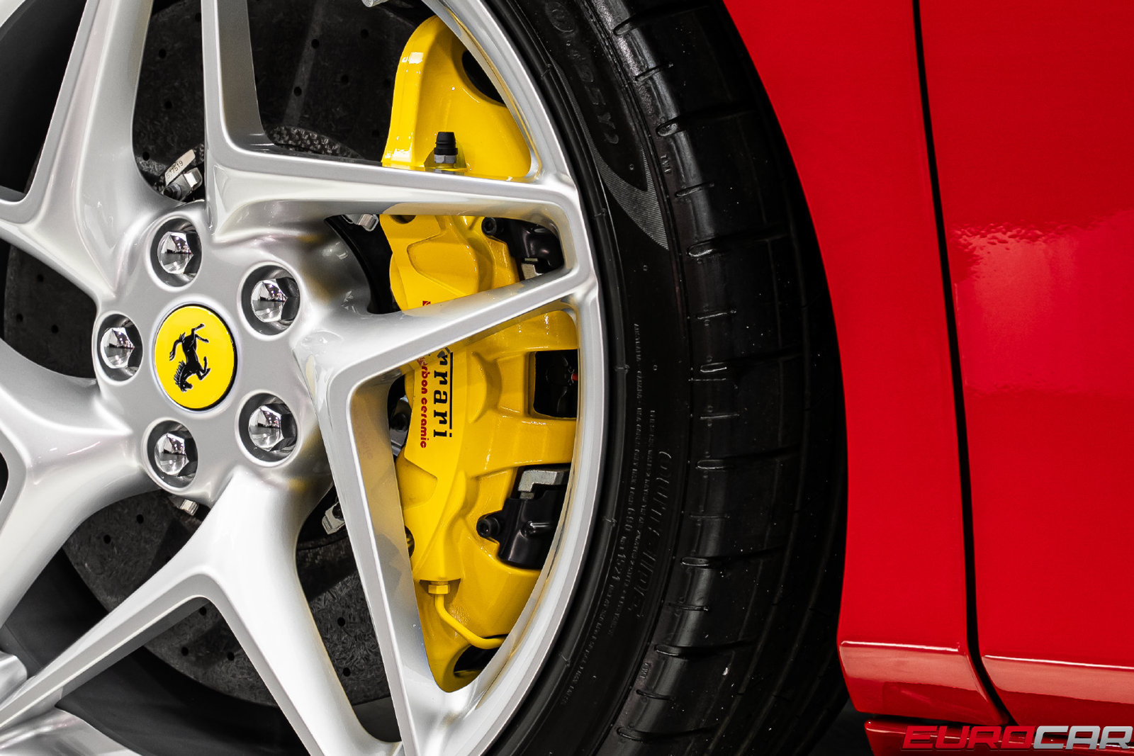 Used 2021 Ferrari F8 Tributo RWD image 28