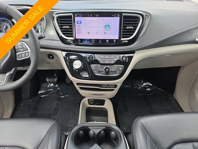 Certified 2023 Chrysler Pacifica Touring-L FWD image 11