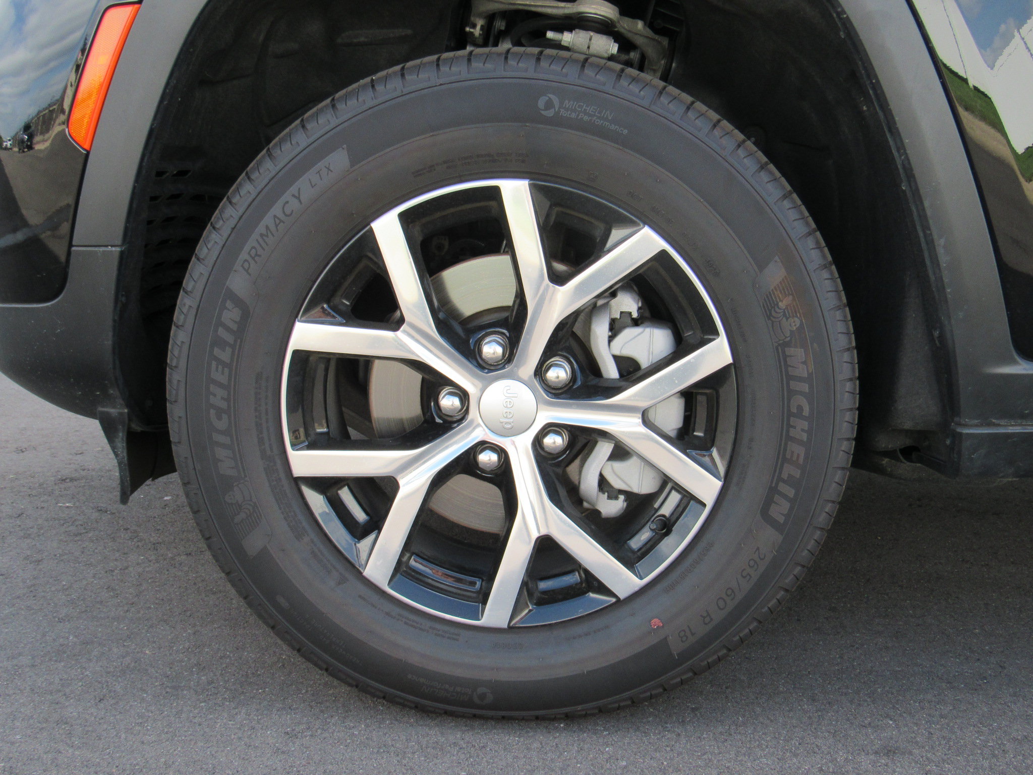 Used 2025 Jeep Grand Cherokee Limited AWD/4WD image 45