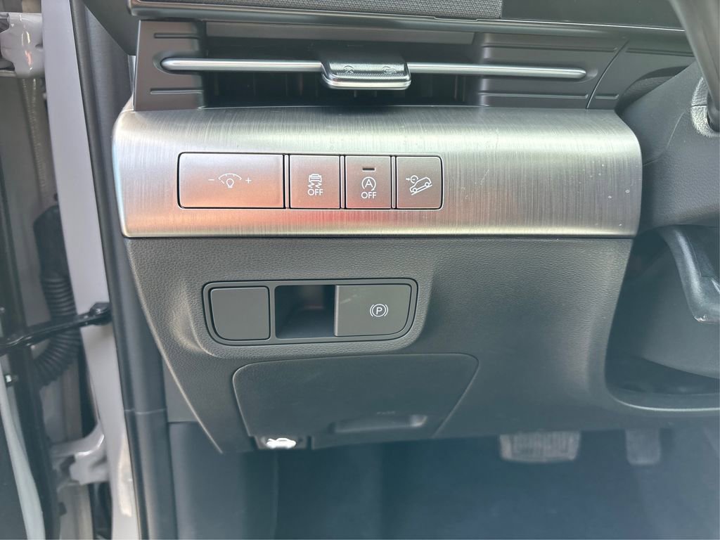 Certified 2026 Hyundai Kona SE AWD/4WD image 36