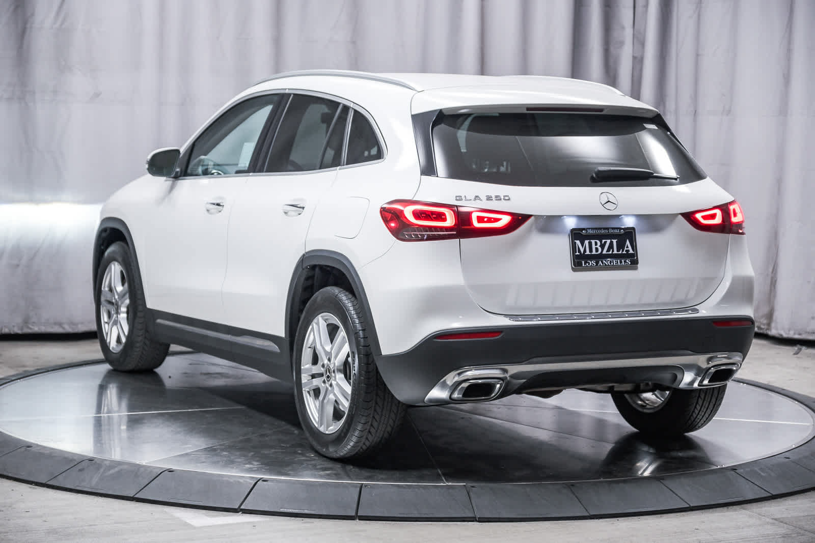 Used 2021 Mercedes-Benz GLA 250 image 2