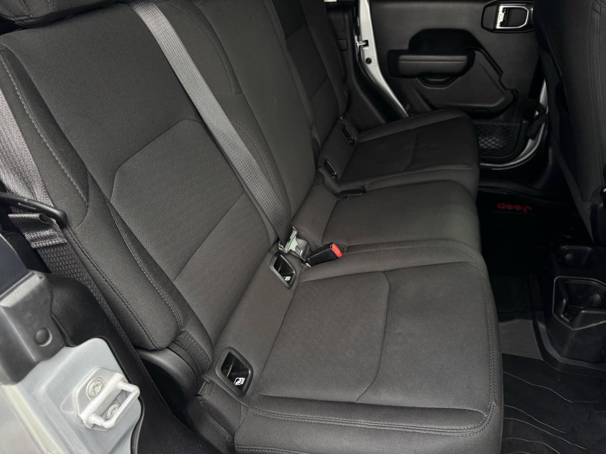 Used 2023 Jeep Gladiator Sport AWD/4WD image 20