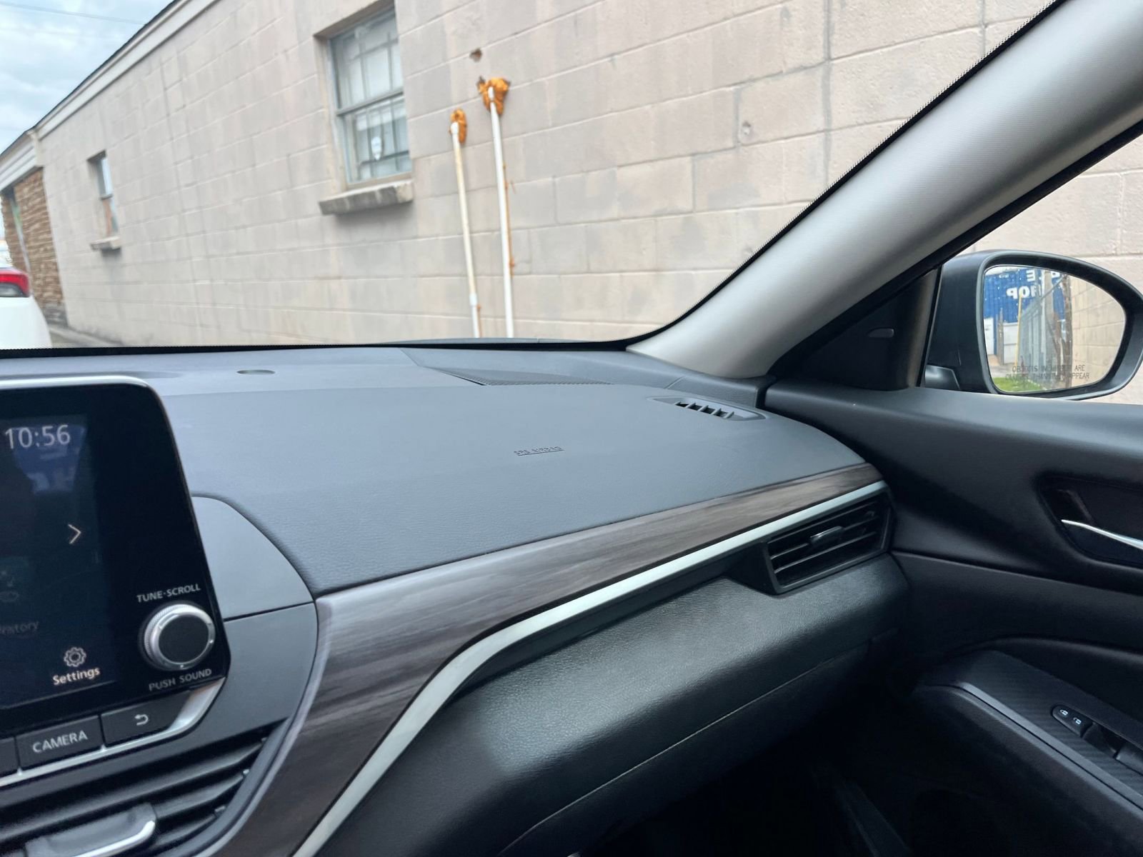 Used 2025 Nissan Altima 2.5 SV image 34