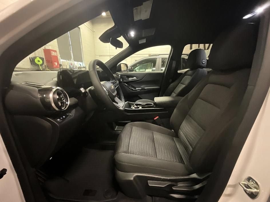 New 2027 Chevrolet Equinox LT FWD image 3