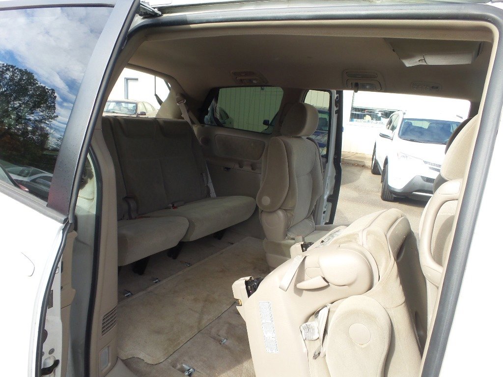 Used 2005 Toyota Sienna XLE FWD image 27