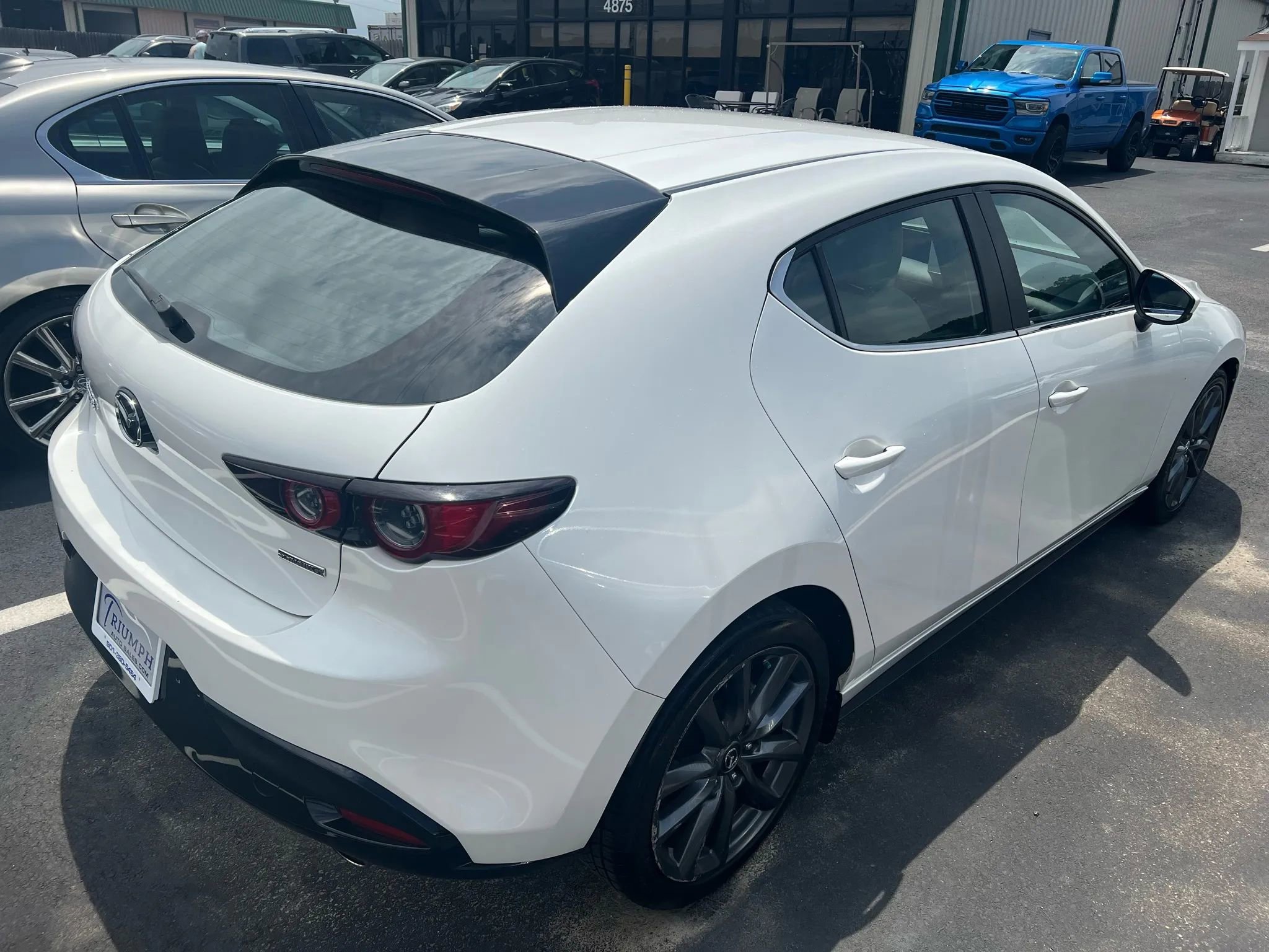 Used 2019 MAZDA MAZDA3 Hatchback image 2