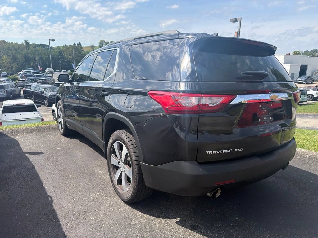 Used 2020 Chevrolet Traverse LT w/ LT Premium Package AWD/4WD image 7
