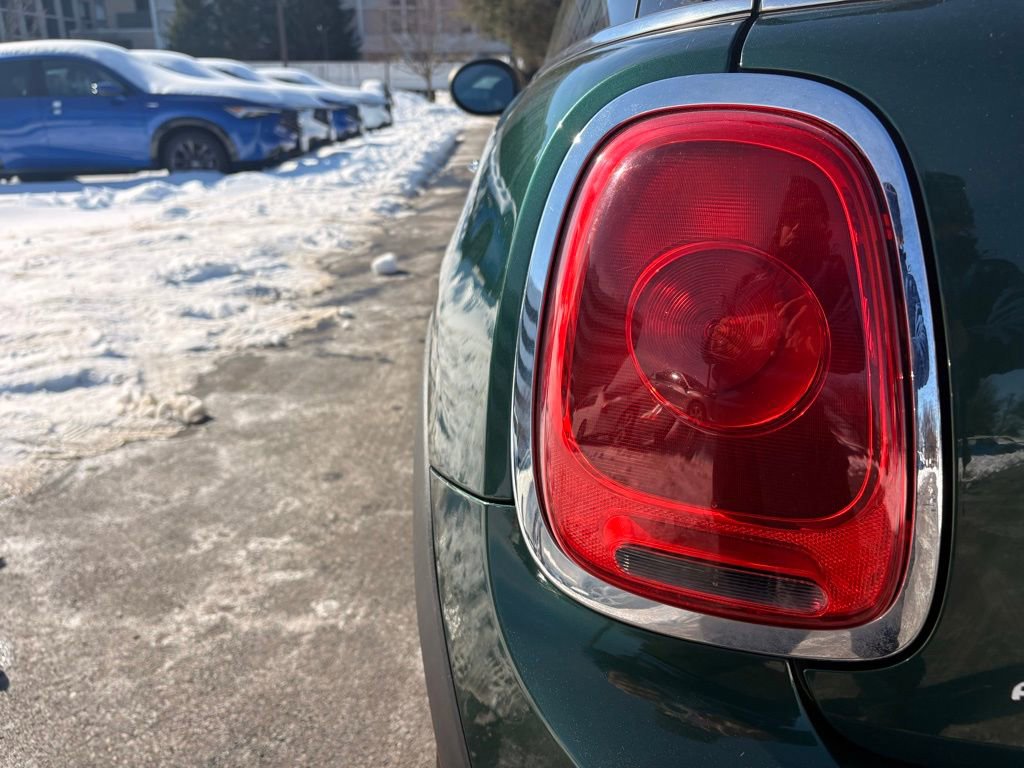 Used 2015 MINI Cooper 2-Door Hardtop image 14