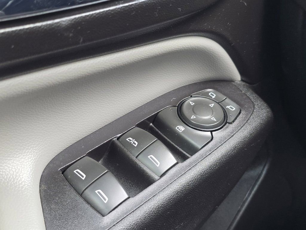 Used 2018 Chevrolet Equinox LS FWD image 29