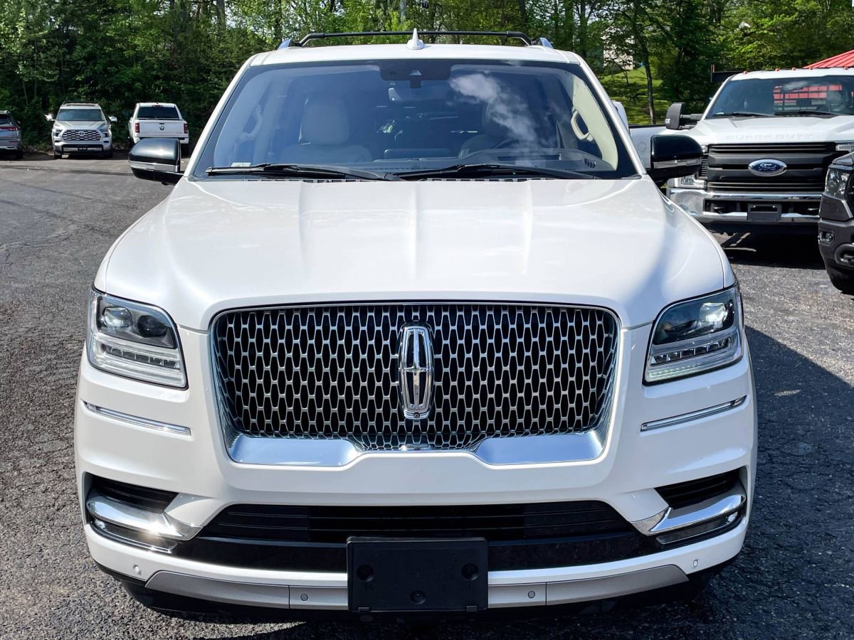 Used 2018 Lincoln Navigator Select w/ Technology Package AWD/4WD image 7