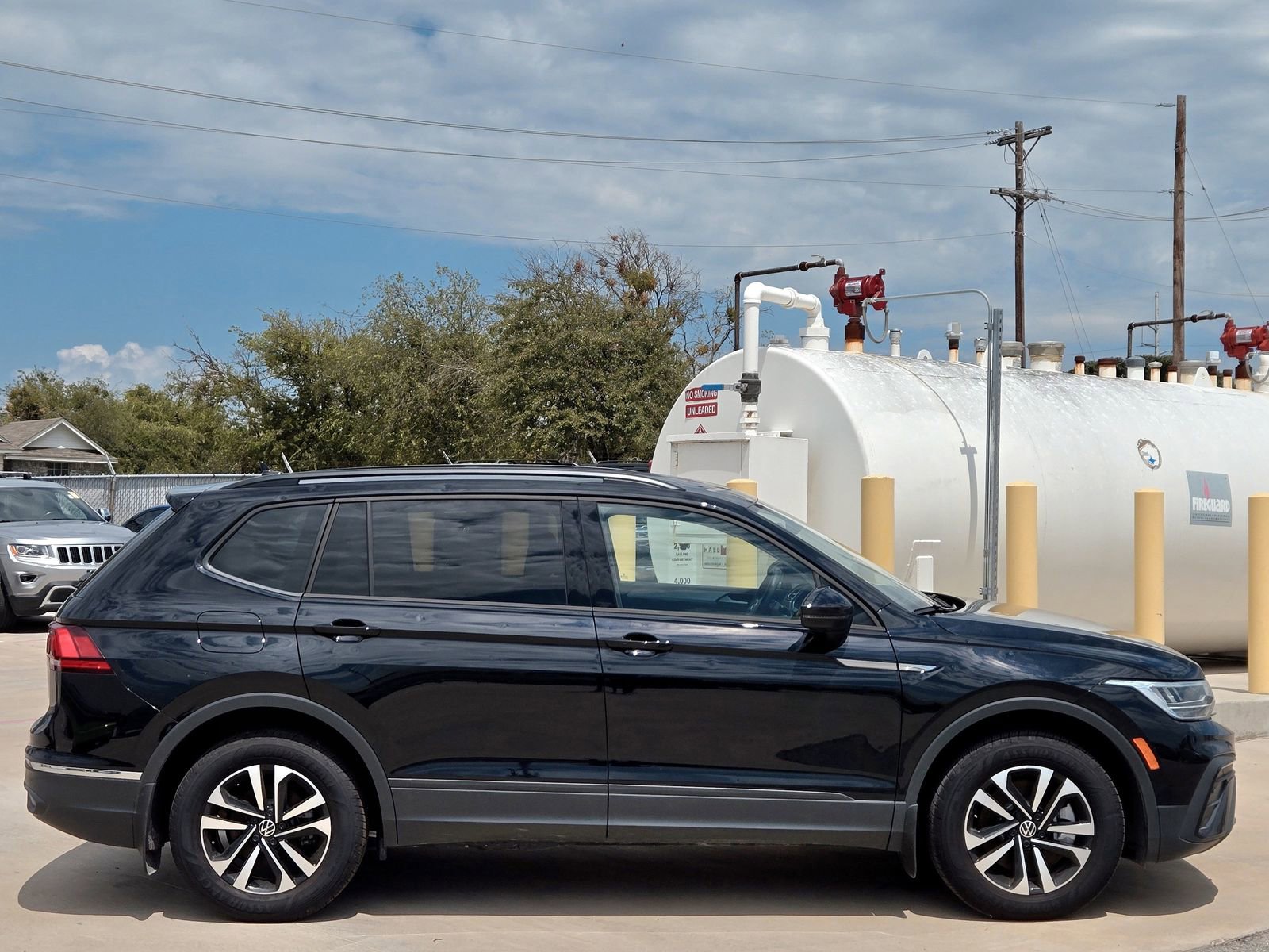 Used 2024 Volkswagen Tiguan S image 3