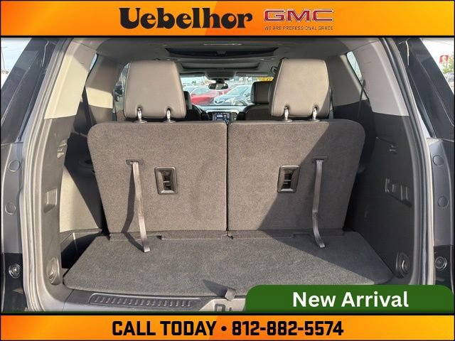 Used 2023 GMC Acadia SLT w/ Preferred Package image 12