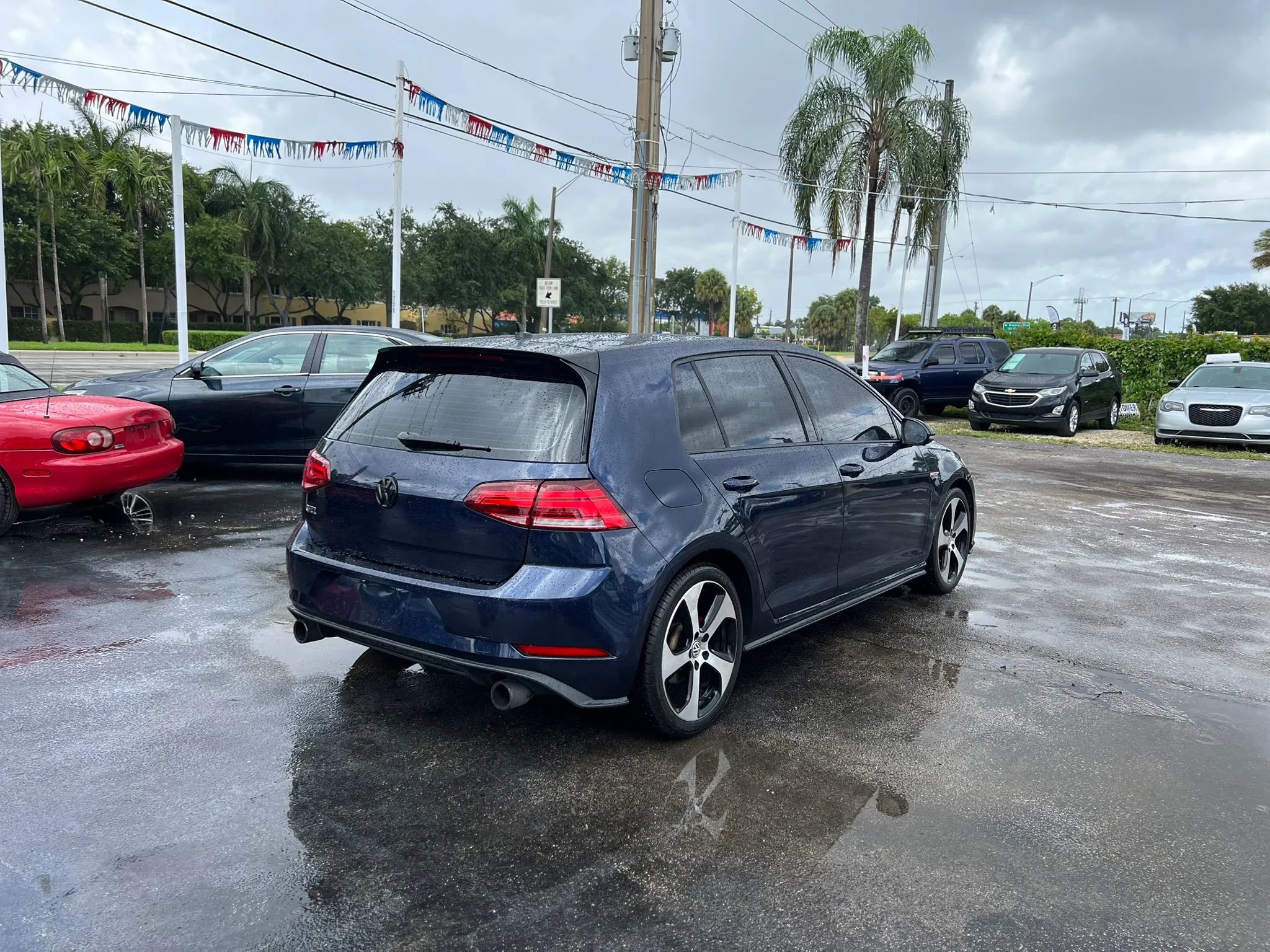 Used 2018 Volkswagen GTI S FWD image 4