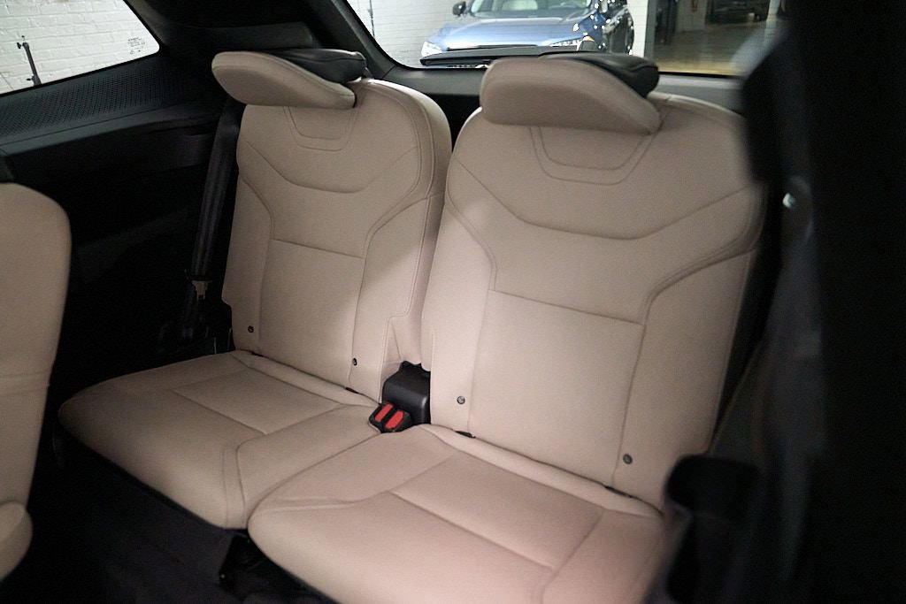 Certified 2025 Volvo EX90 Ultra AWD/4WD image 24