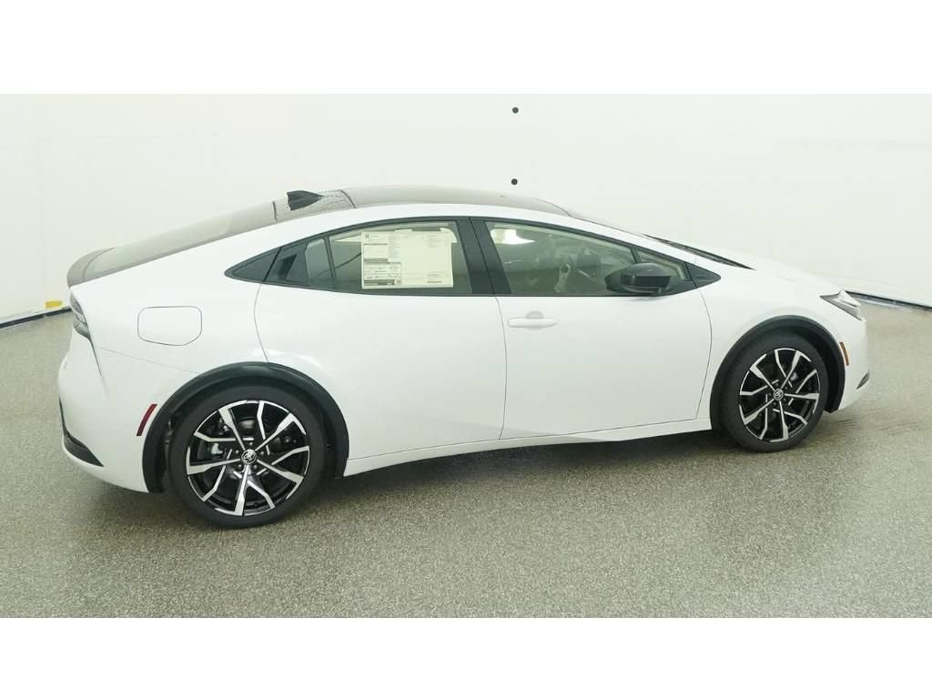 New 2026 Toyota Prius Plug-In Hybrid FWD image 10