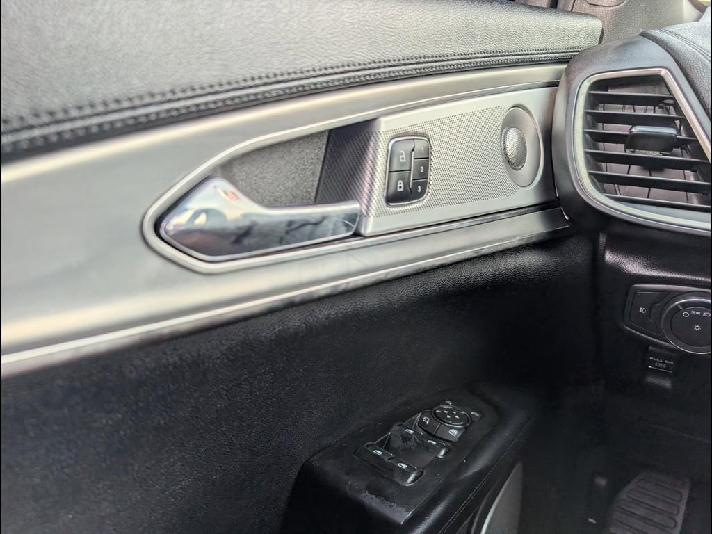 Used 2020 Lincoln Nautilus Reserve w/ Equipment Group 202A image 19