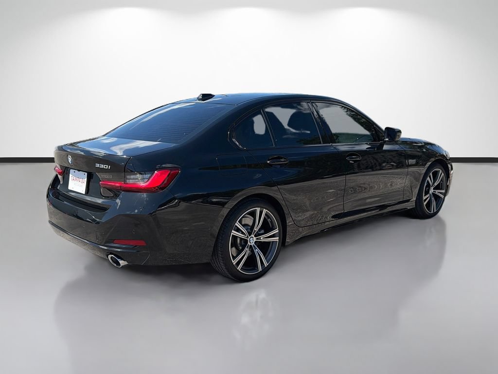 Used 2023 BMW 330i Sedan w/ Convenience Package RWD image 3