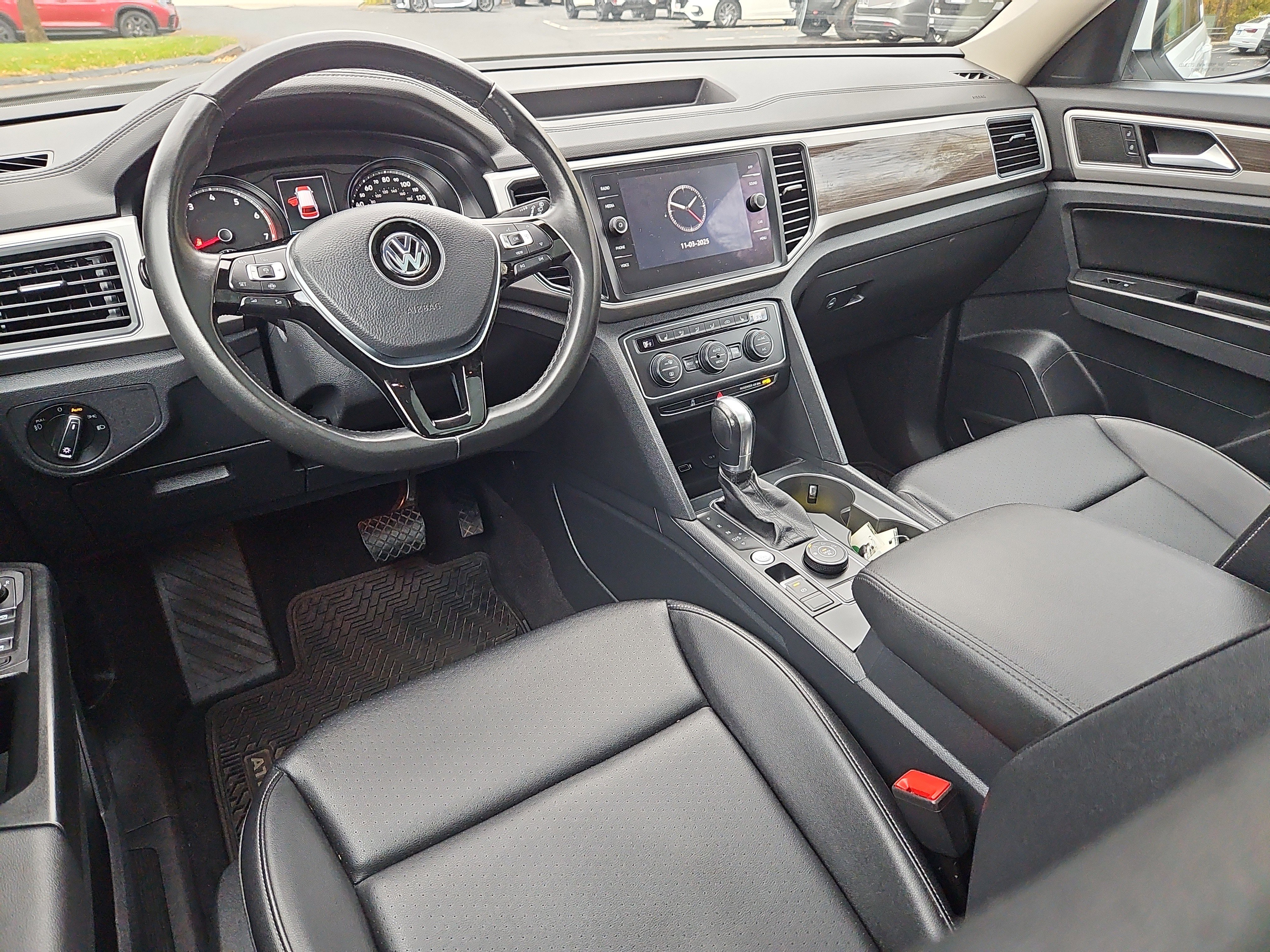 Used 2019 Volkswagen Atlas SE w/ Panoramic Sunroof Package image 3