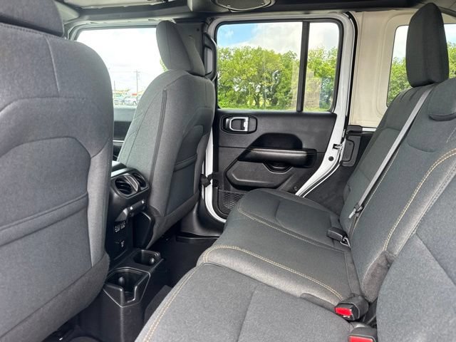 Used 2024 Jeep Wrangler Unlimited Sahara AWD/4WD image 21
