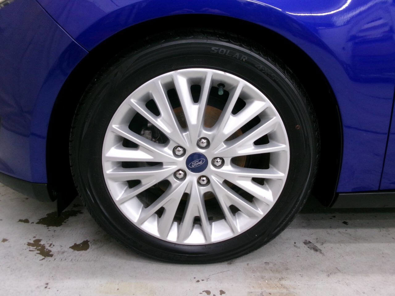 Used 2015 Ford Focus Titanium image 2