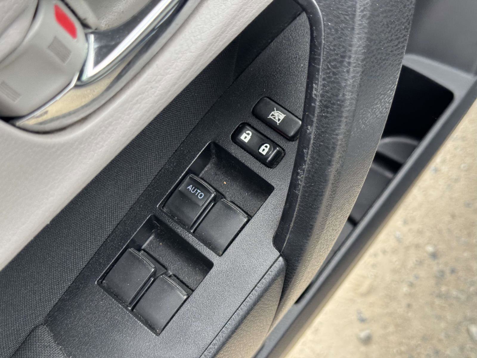 Used 2018 Toyota Corolla LE w/ Body Protection Package FWD image 14