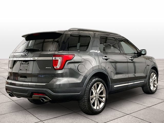 Used 2018 Ford Explorer XLT w/ Equipment Group 202A AWD/4WD image 12