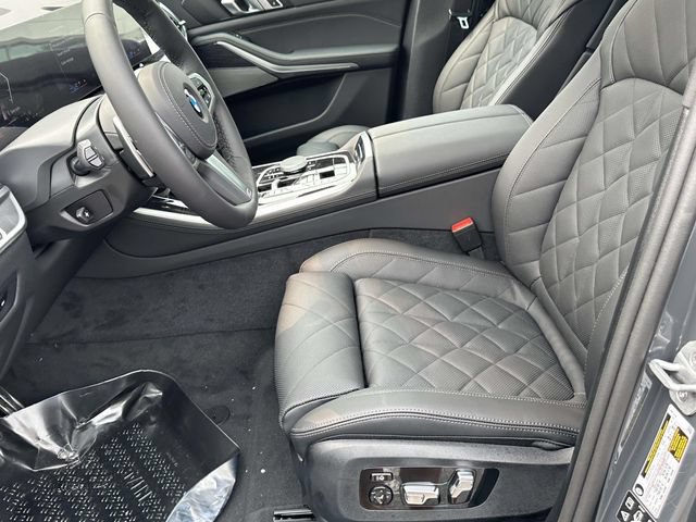 New 2026 BMW X5 xDrive40i w/ M Sport Package AWD/4WD image 14
